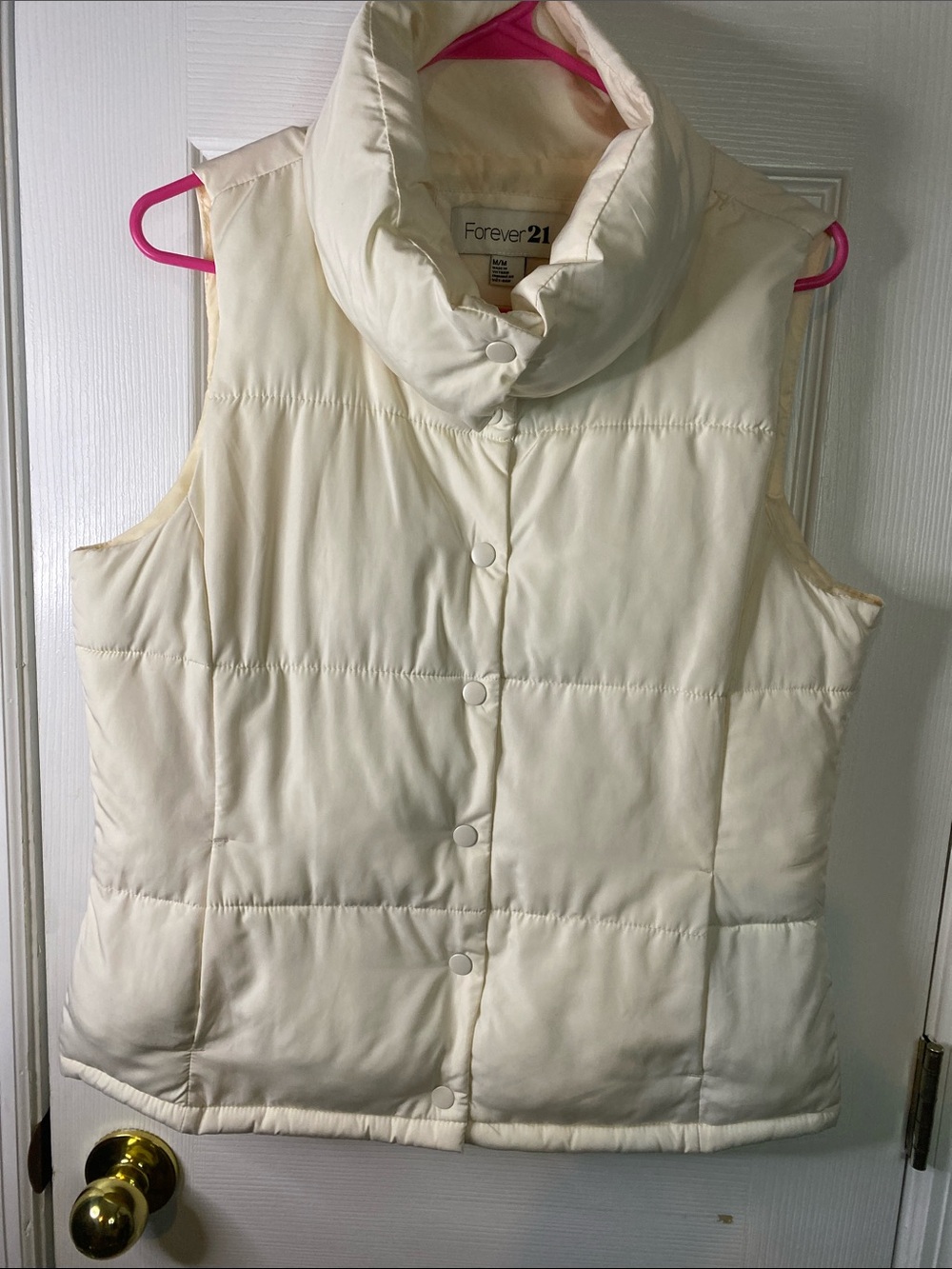 Forever 21 Women's Cream Puffer Vest Size Medium.